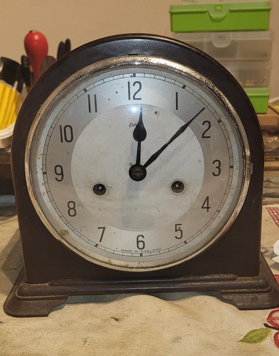 Enfield Bakelite mantel clock