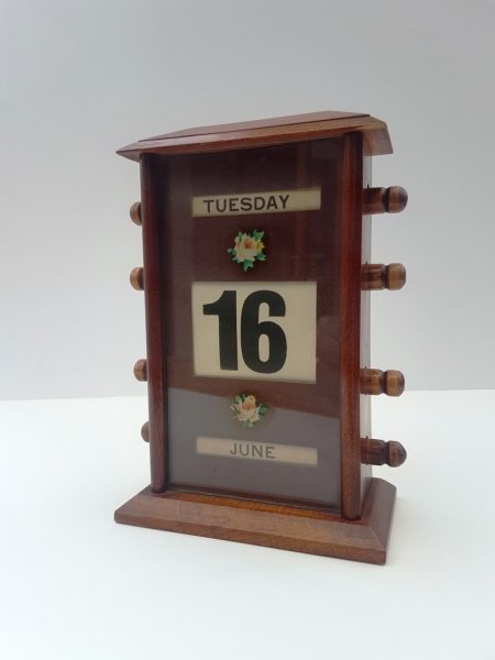 Vintage ‘Veteran series’ perpetual calendar